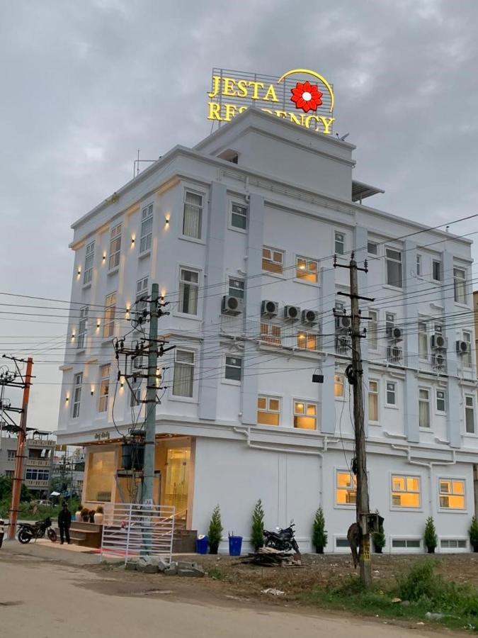 Hotel Jesta Residency Hassan Exterior foto